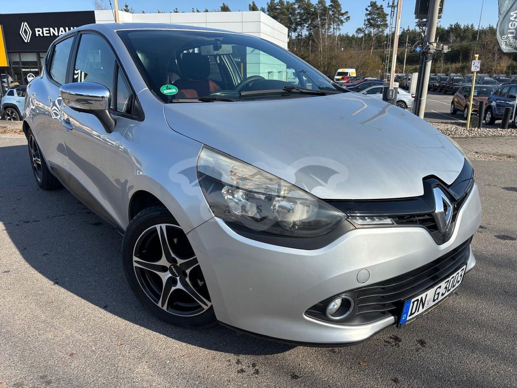Renault Clio V TCe 90 Paris 2014
