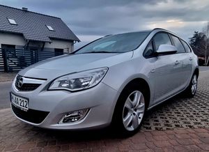 Opel Astra J 1.4 Turbo 2011