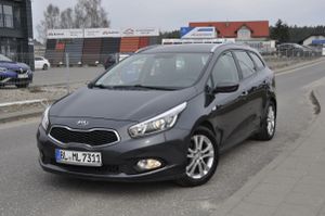 Kia Ceed II 1.6 CRDi 128 Fifa World Cup Edition 2013