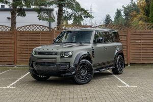 Land Rover Defender 3.0 D300 mHEV S 2025