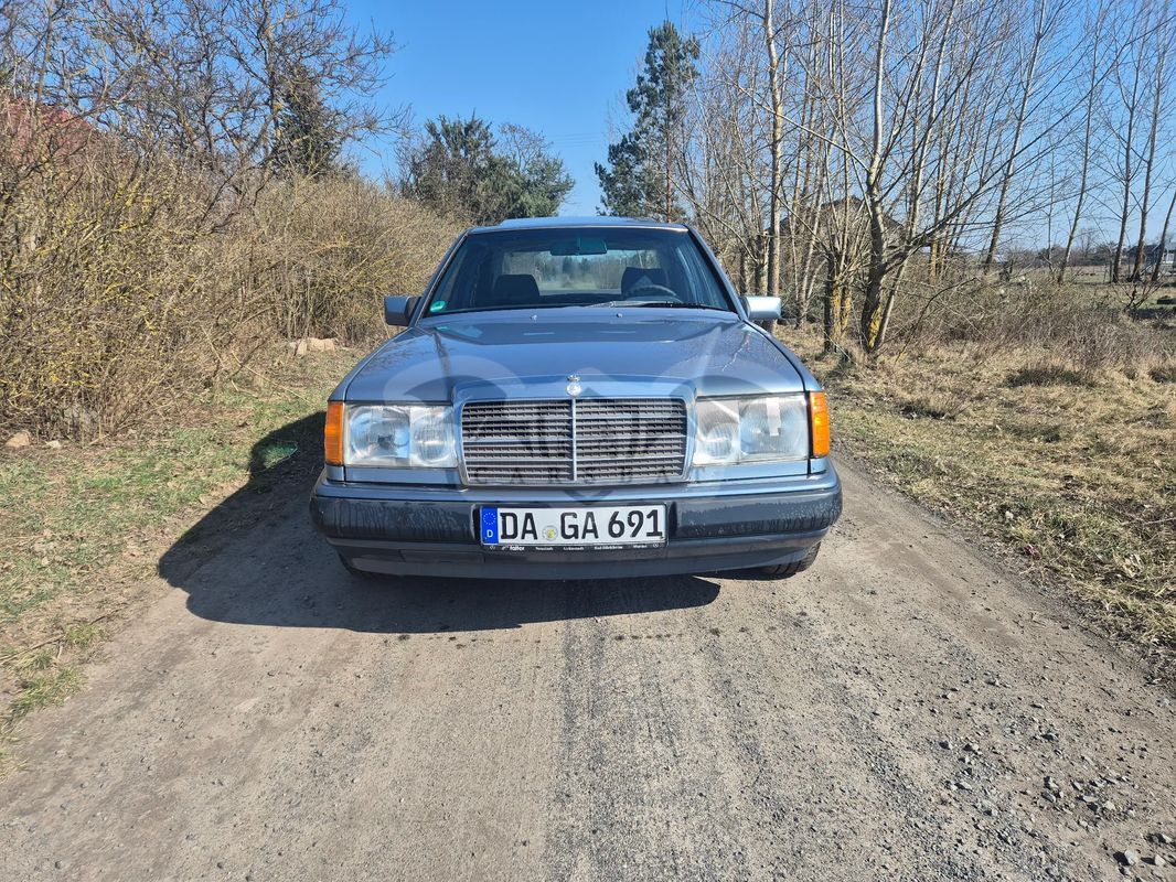 Mercedes-Benz E 1989