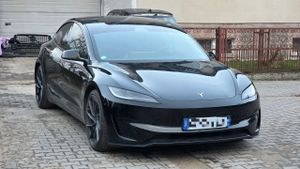 Tesla Model 3 2024