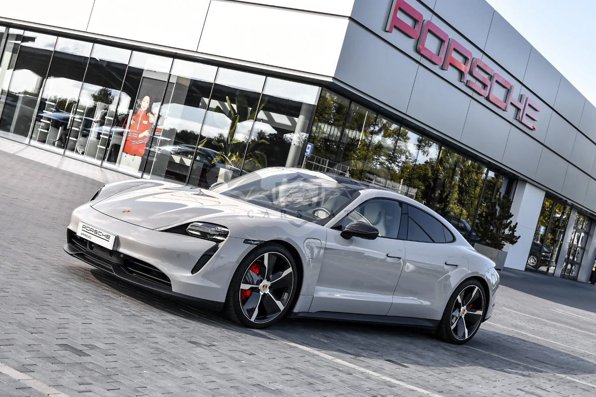 Porsche Taycan 2022