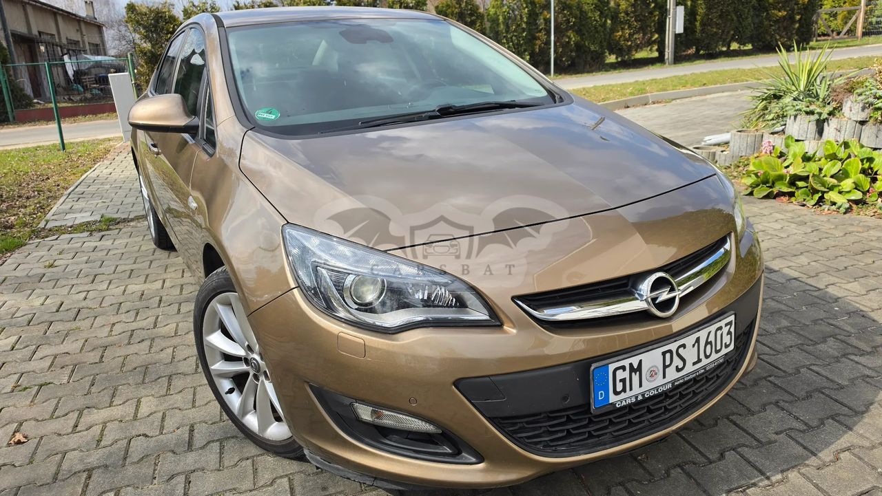 Opel Astra J 2012