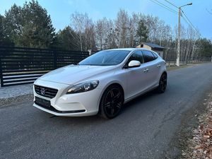 Volvo V40 II D2 R-Design 2013