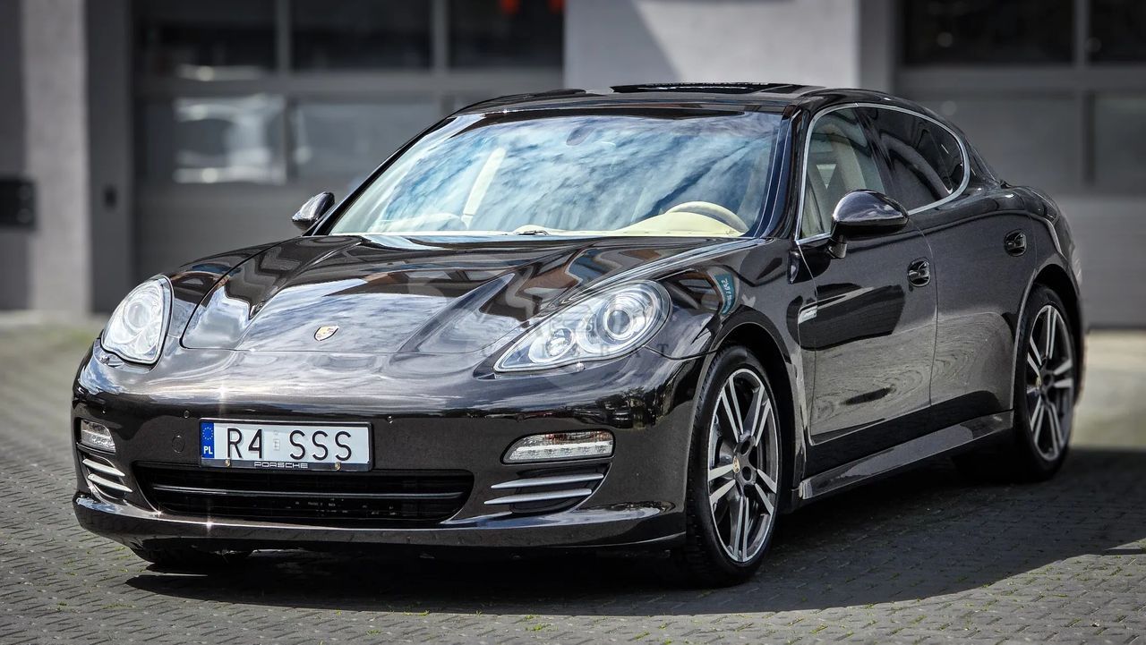 Porsche Panamera 4S 2010