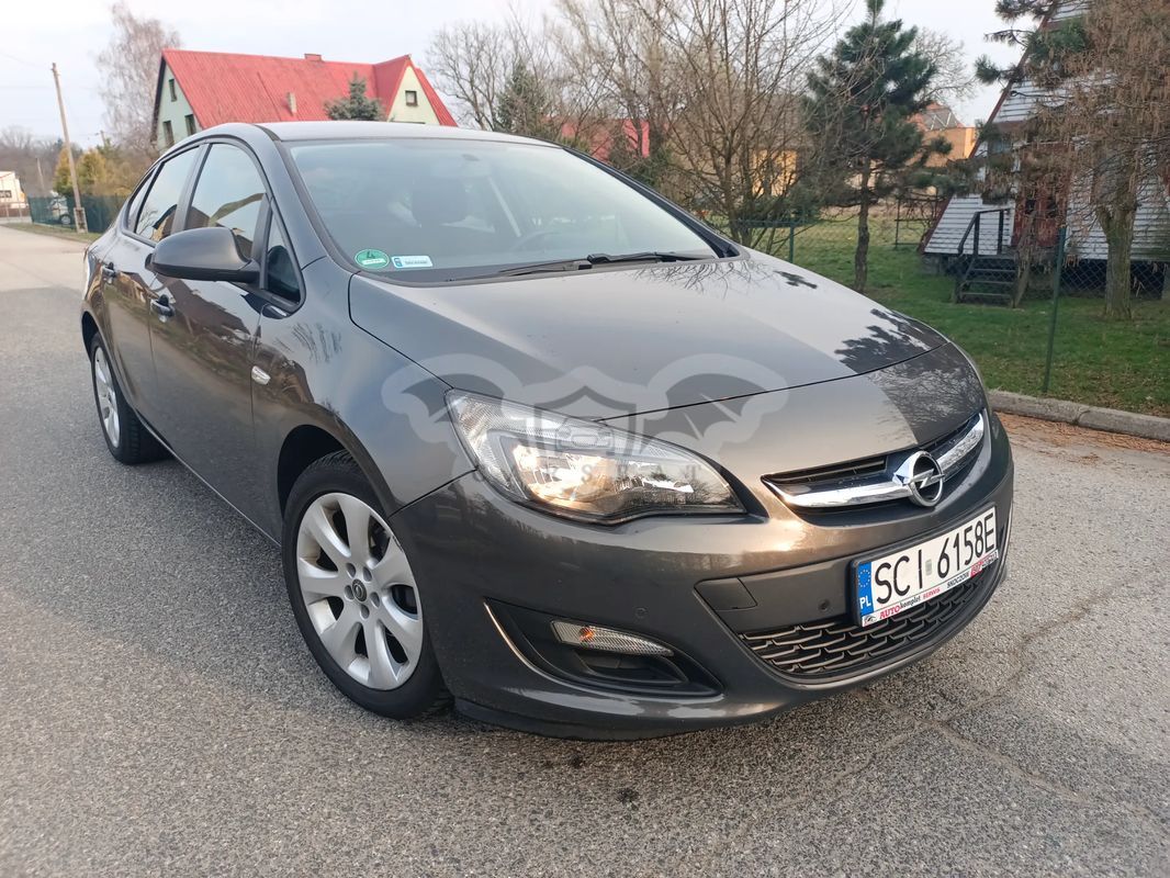 Opel Astra J 2012