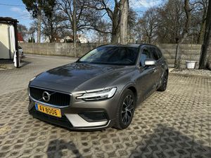 Volvo V60 II B4 B Momentum Pro 2021