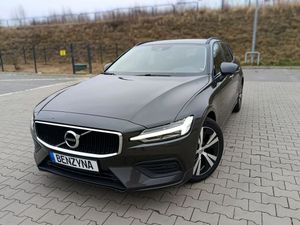 Volvo V60 II B3 B DKG Momentum Pro 2022