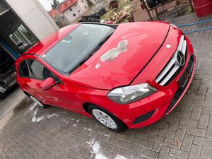 Mercedes-Benz A W176 180 (BlueEFFICIENCY) 2014
