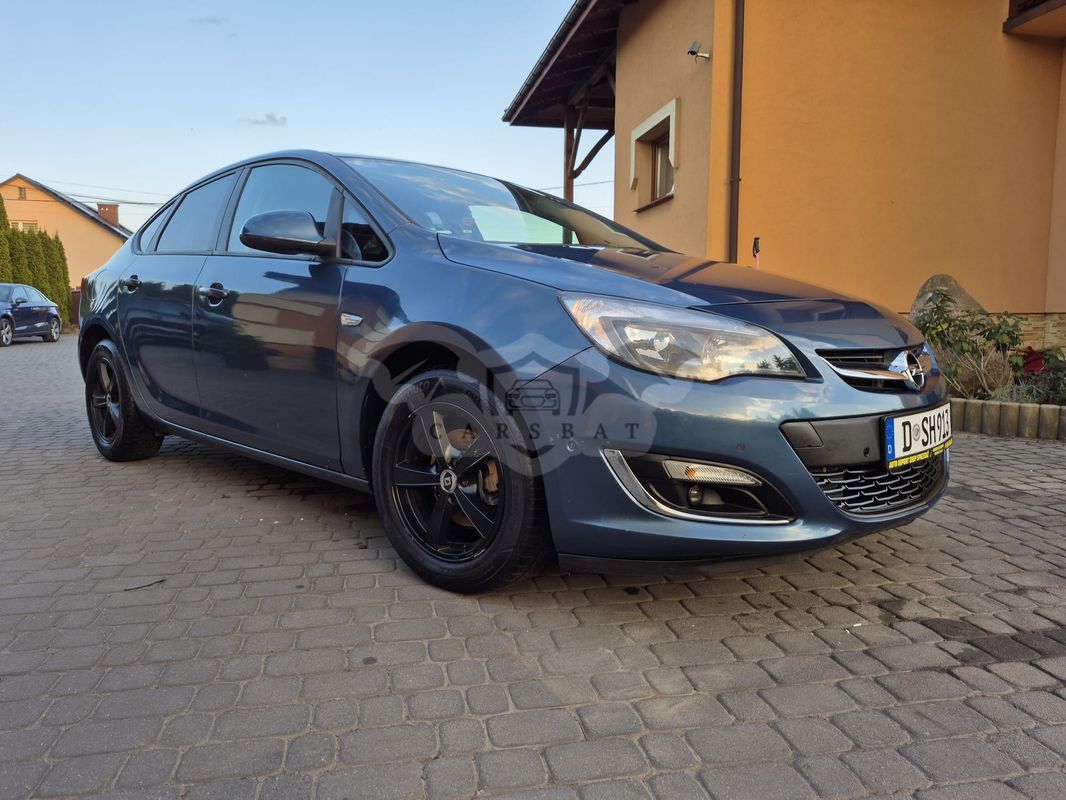 Opel Astra J 1.6 Edition Plus 2013