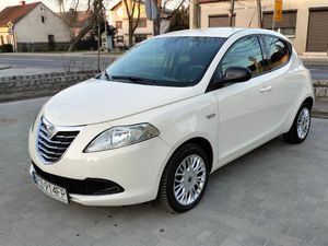 Lancia Ypsilon 1.2 8V Elefantino S&S 2013