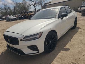 Volvo S60 III B5 B AWD Plus Dark 2023