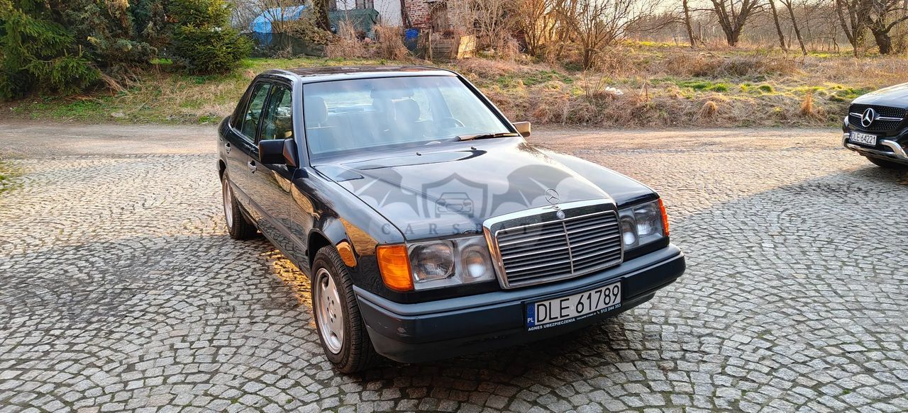 Mercedes-Benz E 1988