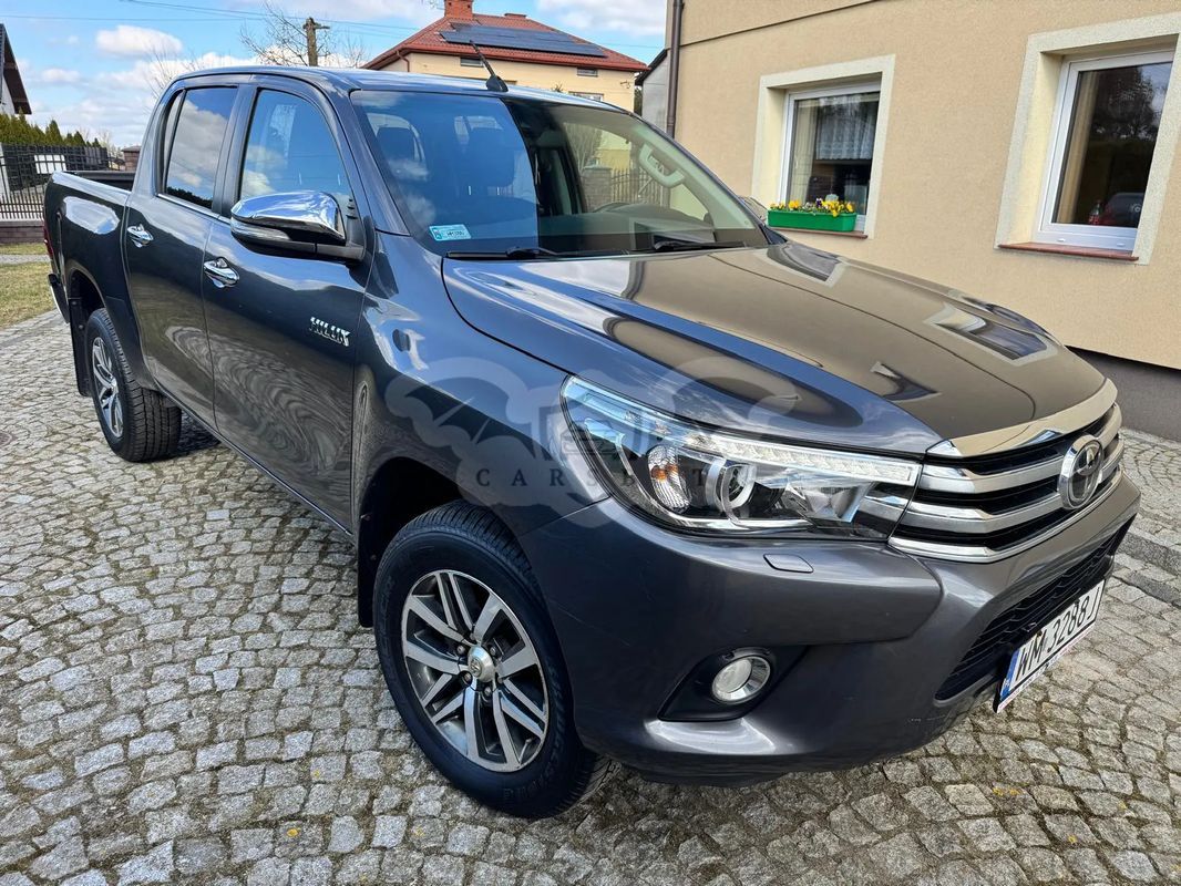 Toyota Hilux 2.4 D-4D Double Cab SR5 4x4 2016