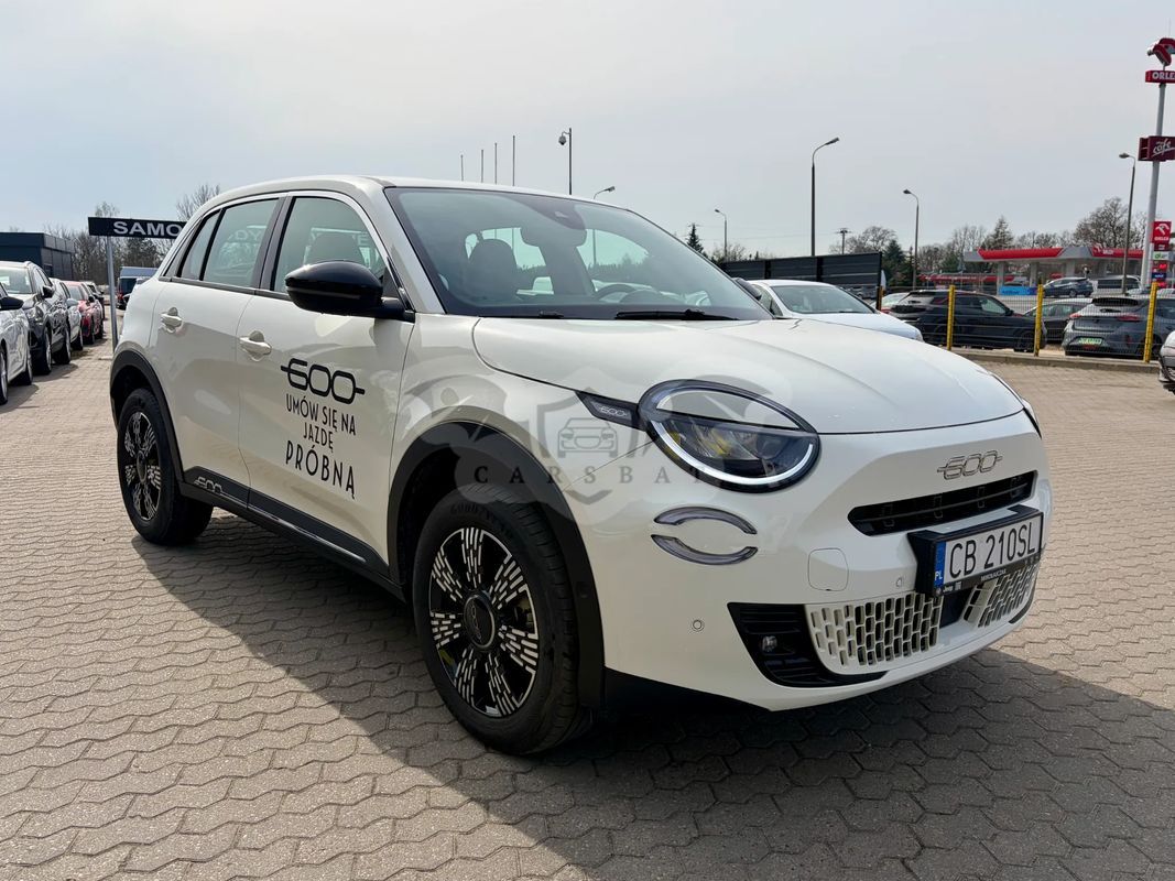 Fiat 600 1.2 Turbo eDCT 2024