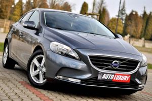 Volvo V40 II D2 Momentum 2012