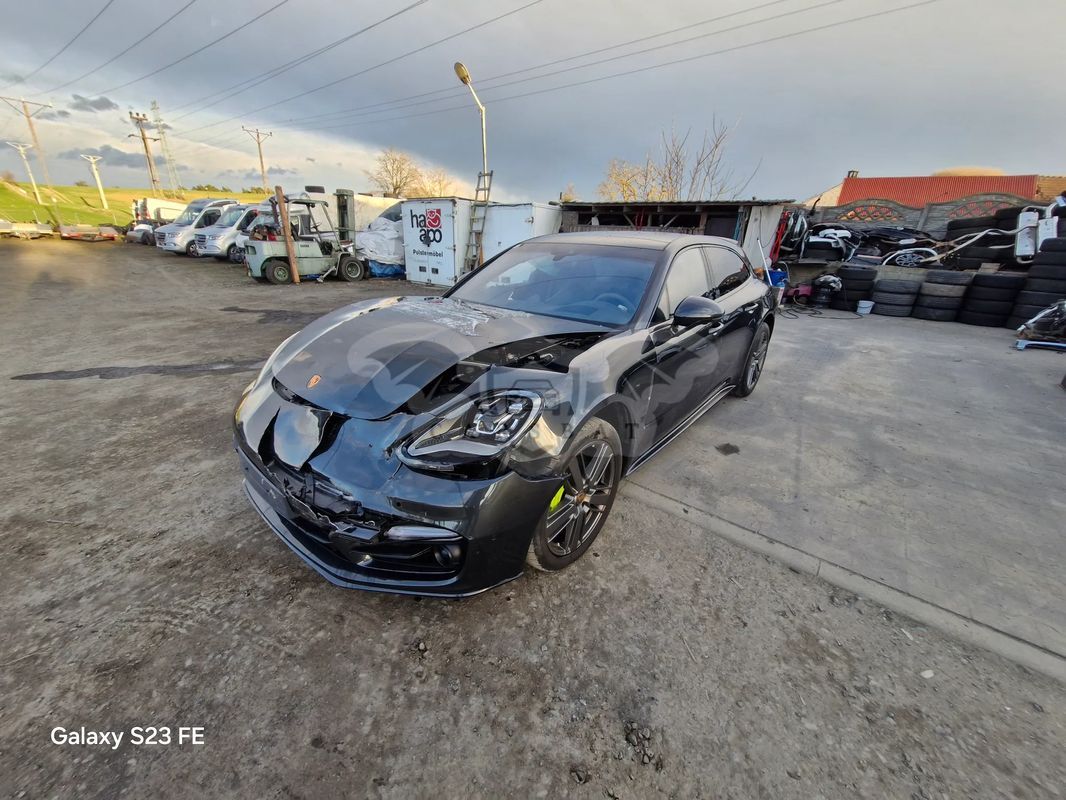 Porsche Panamera 4 E-Hybrid 10 Years Edition 2022