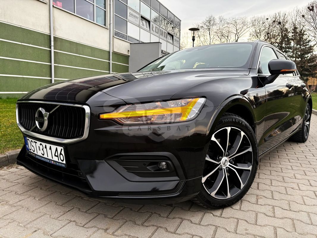 Volvo V60 II D3 Momentum Pro 2020