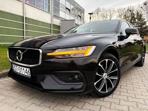 Volvo V60 II D3 Momentum Pro 2020