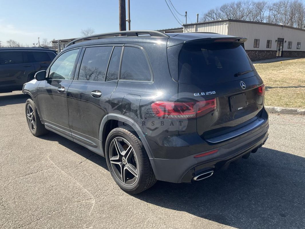 Mercedes-Benz GLB 2023