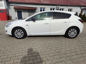 Opel Astra J 1.7 CDTI 2010