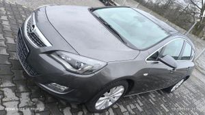 Opel Astra J 1.4 Turbo Innovation 2011
