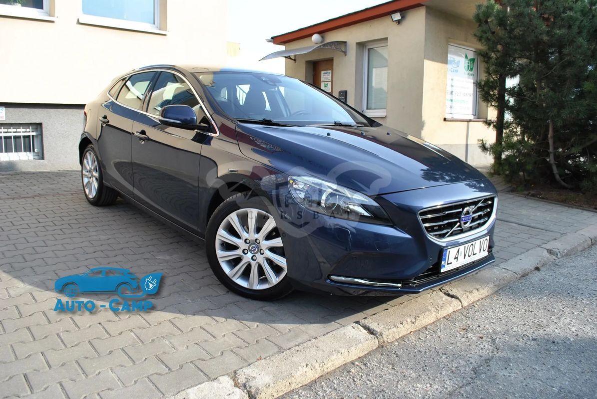 Volvo V40 II D2 Summum 2013