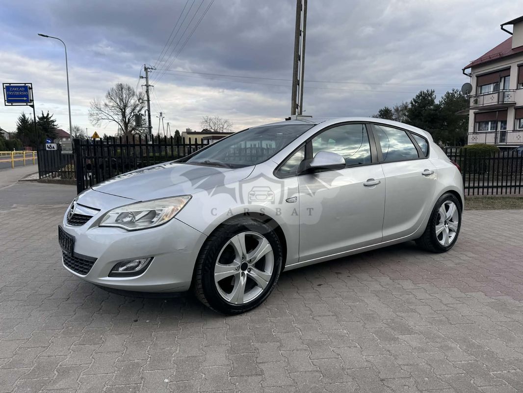 Opel Astra J 2010