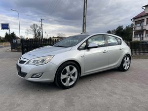 Opel Astra J 2010