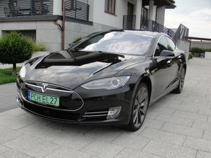 Tesla Model S 2016
