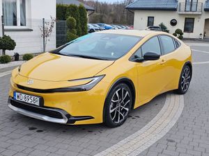 Toyota Prius V 2023