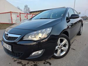 Opel Astra J 1.4 Turbo Cosmo 2010