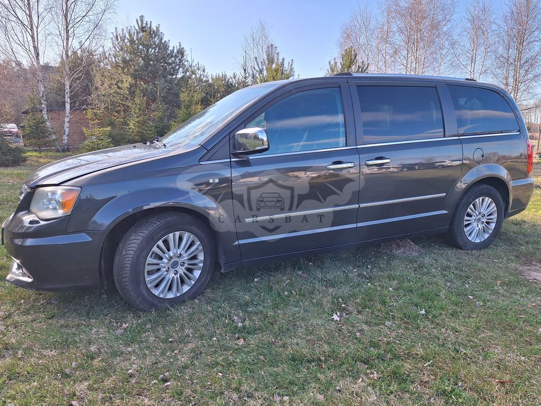 Lancia Voyager 2.8CRD Silver 2013