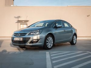 Opel Astra J 1.4 T Active 2013