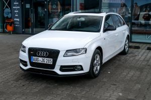 Audi A4 B8 2.0 TDI DPF S line Sportpaket (plus) 2009