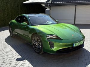 Porsche Taycan 2022