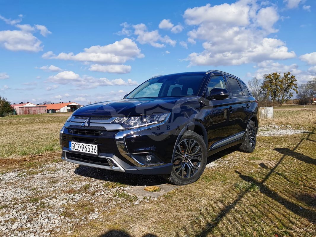 Mitsubishi Outlander III 2.0 Intense + Navi 4WD CVT 2017